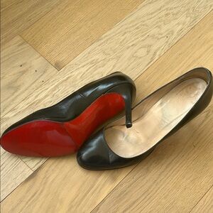 Elegant Black Heels with Red Soles Christian Louboutin